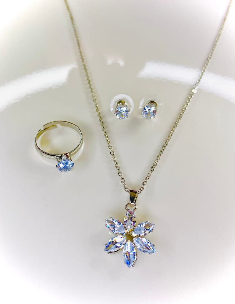 Tiny Gem Snowflake — artificial jewellery at Rawaiya