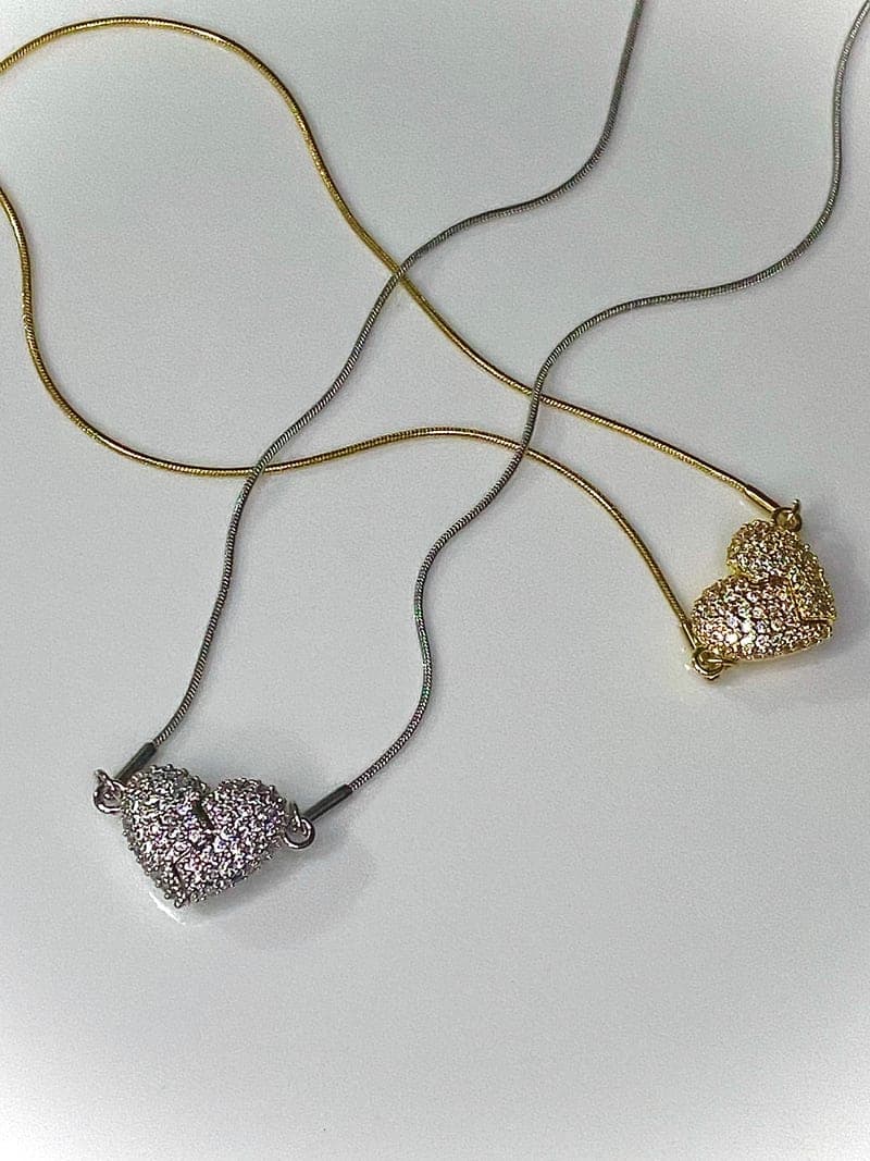 Magnetic heart necklace