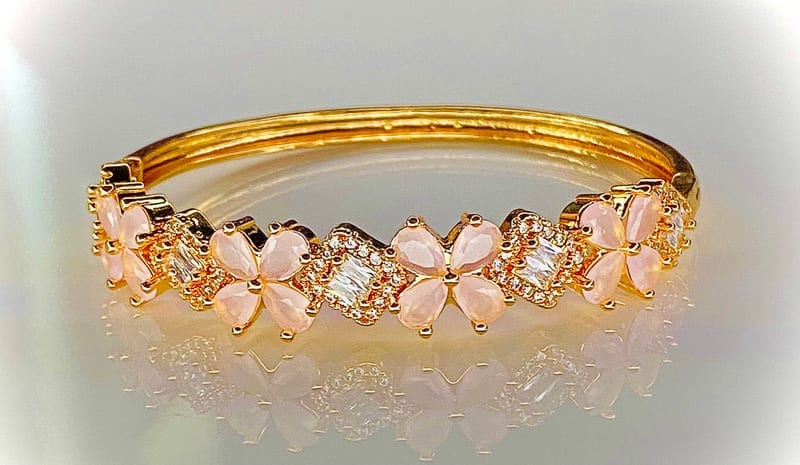 Rosette cuff — product photo 1 of 3