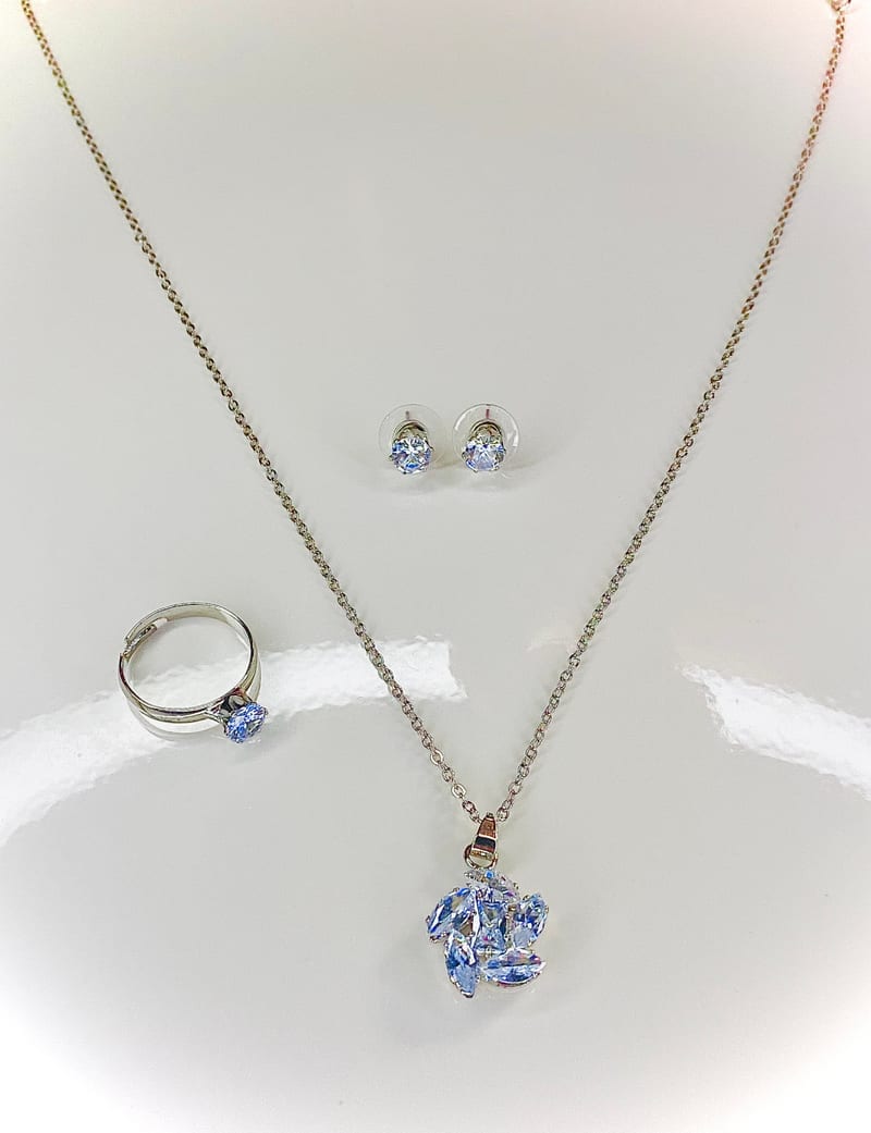 Tiny Gem Blossom — artificial jewellery at Rawaiya