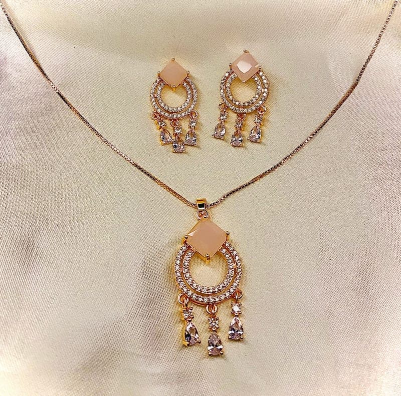 Celestia Pendant Set
