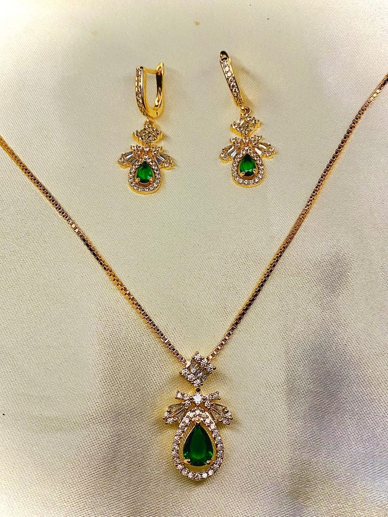 Emerald Pendant Set